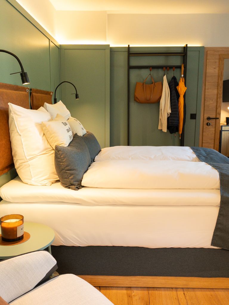 Falk&Frei-Haupthaus-DZ-Bett