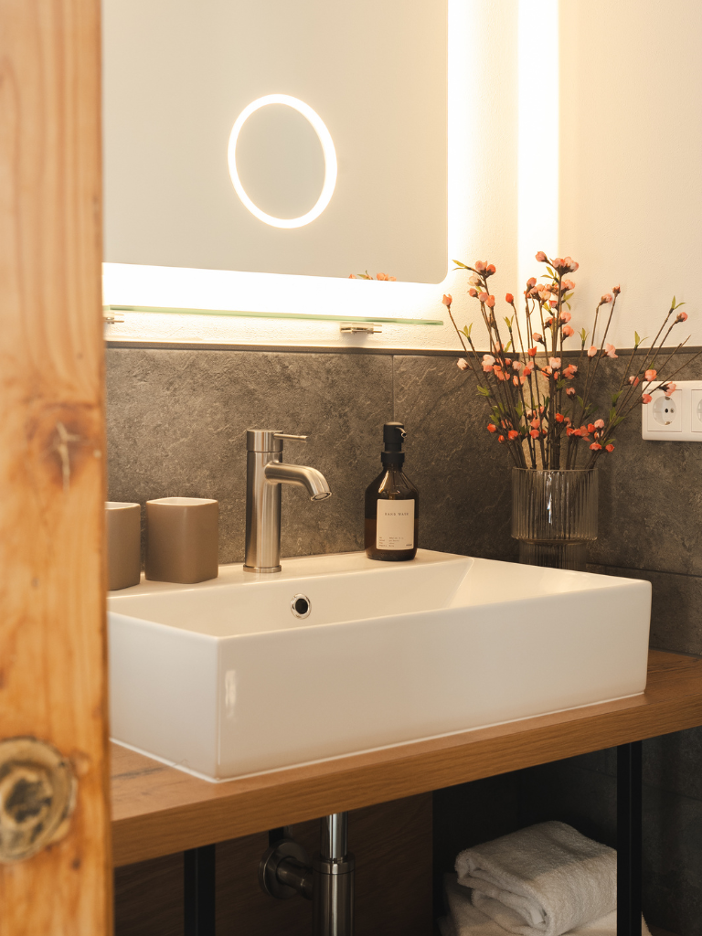 Falk&Frei-Haupthaus-FZ-Bad